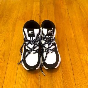 Women’s snow boots size 7. Sorel